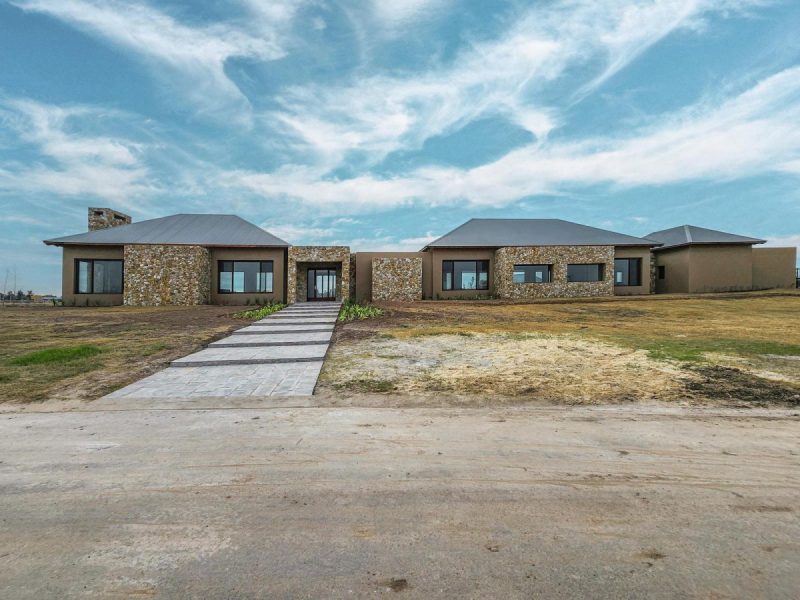 15953658056534708596451396461585610806311368024095333914562797017865398567083