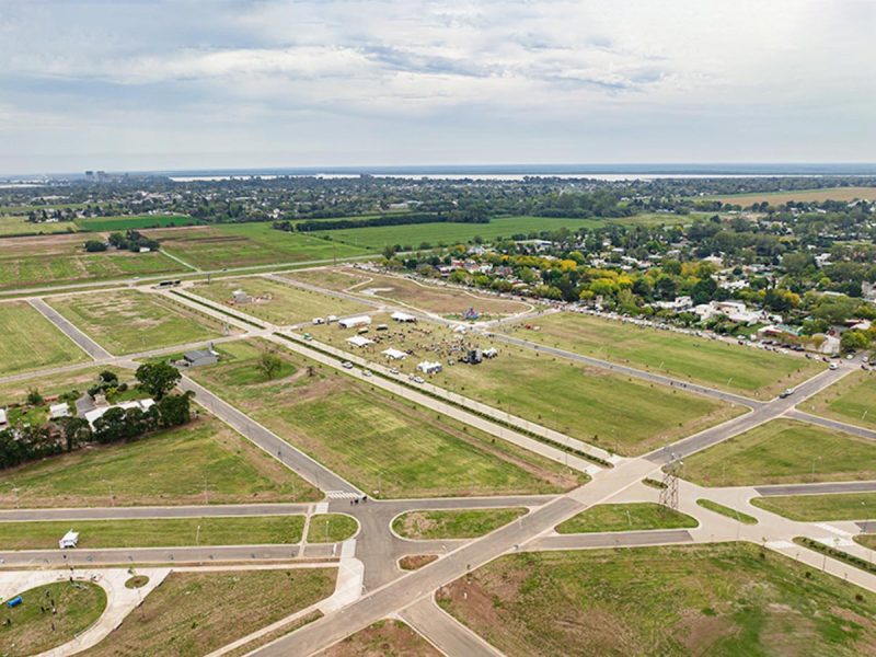 35934751886823657716770773248702533297768100044983842816910651266393298840575